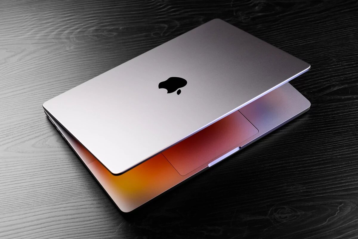 Le MacBook Pro va bénéficier d’une refonte design majeure, mais il va falloir patienter