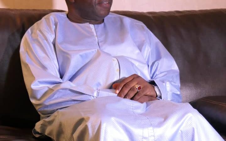 Appel au pacifisme par l’enseignement des définitions : Dr Sékou Kouréissy Condé dresse deux prototypes