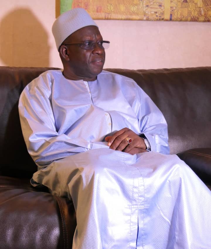 Appel au pacifisme par l’enseignement des définitions : Dr Sékou Kouréissy Condé dresse deux prototypes