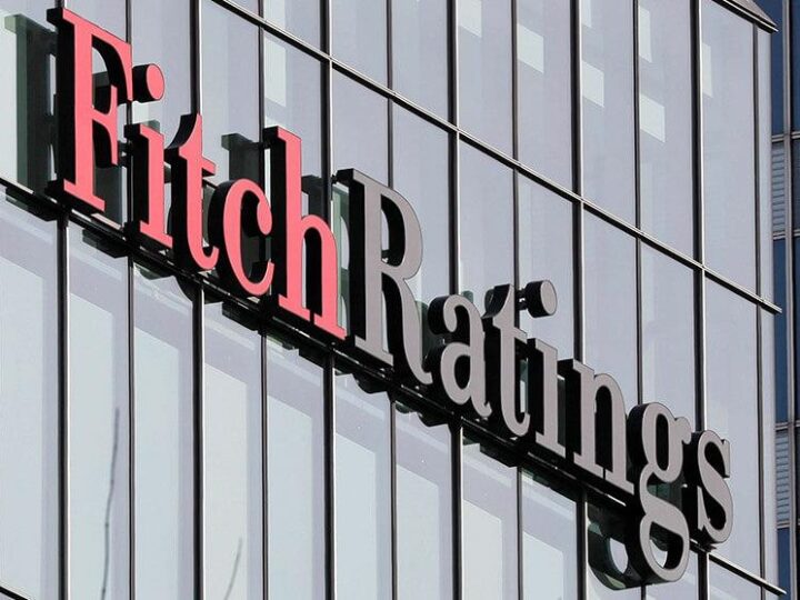 Le Ghana remonte la pente : Fitch relève sa note souveraine de « défaut restreint » à « B-« 