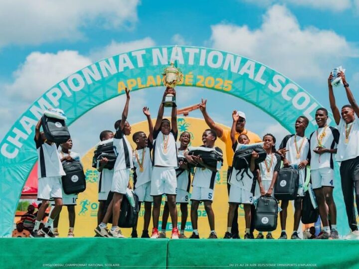 Aplahoué 2025 : Le Lycée Houffon et le CEG Zongo décrochent le titre au Handball