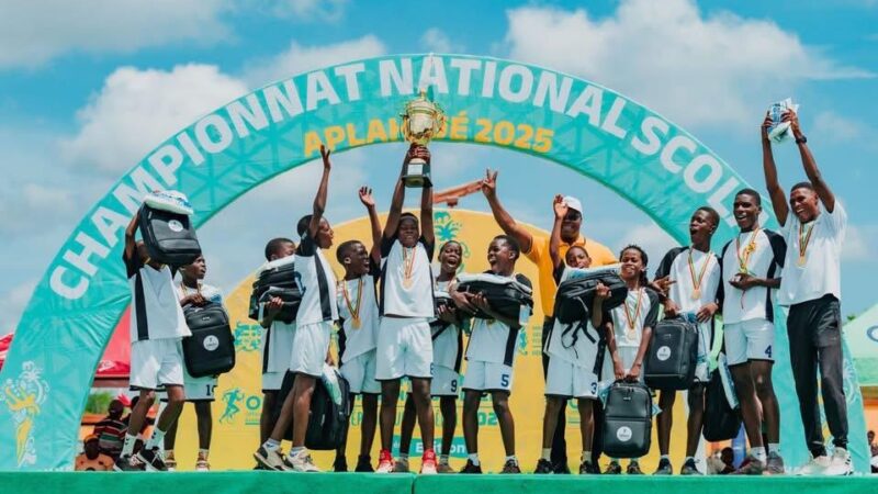 Aplahoué 2025 : Le Lycée Houffon et le CEG Zongo décrochent le titre au Handball