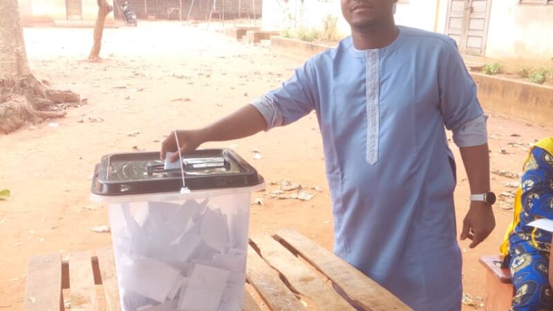Législatives 2026 : Fabrice FANGNIGBE a accompli son devoir citoyen à Djakotomey