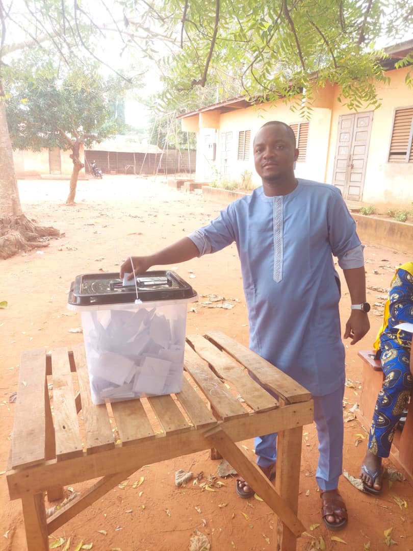 Législatives 2026 : Fabrice FANGNIGBE a accompli son devoir citoyen à Djakotomey